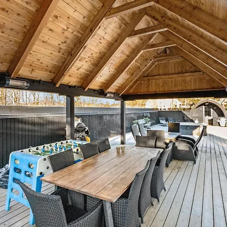 Stunning In With Kitchen בלבאנד
